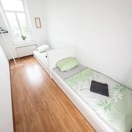 3-room With 4 Single Beds Apartamento *